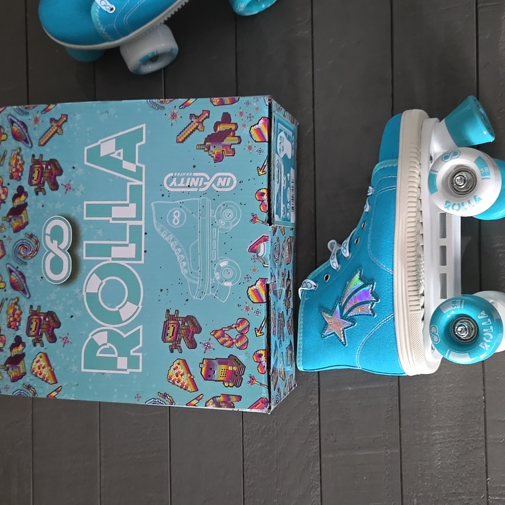 Rolla infinity roller skate Girls size 4 Teal Used Once